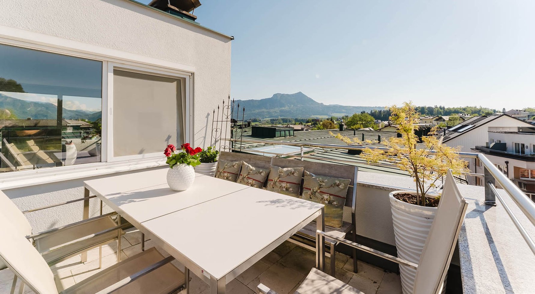 Immobilie in 5310 Salzkammergut - Mondsee : Hoch über der Basilika! Stylisches Penthouse mit 360° Blick - bild 1