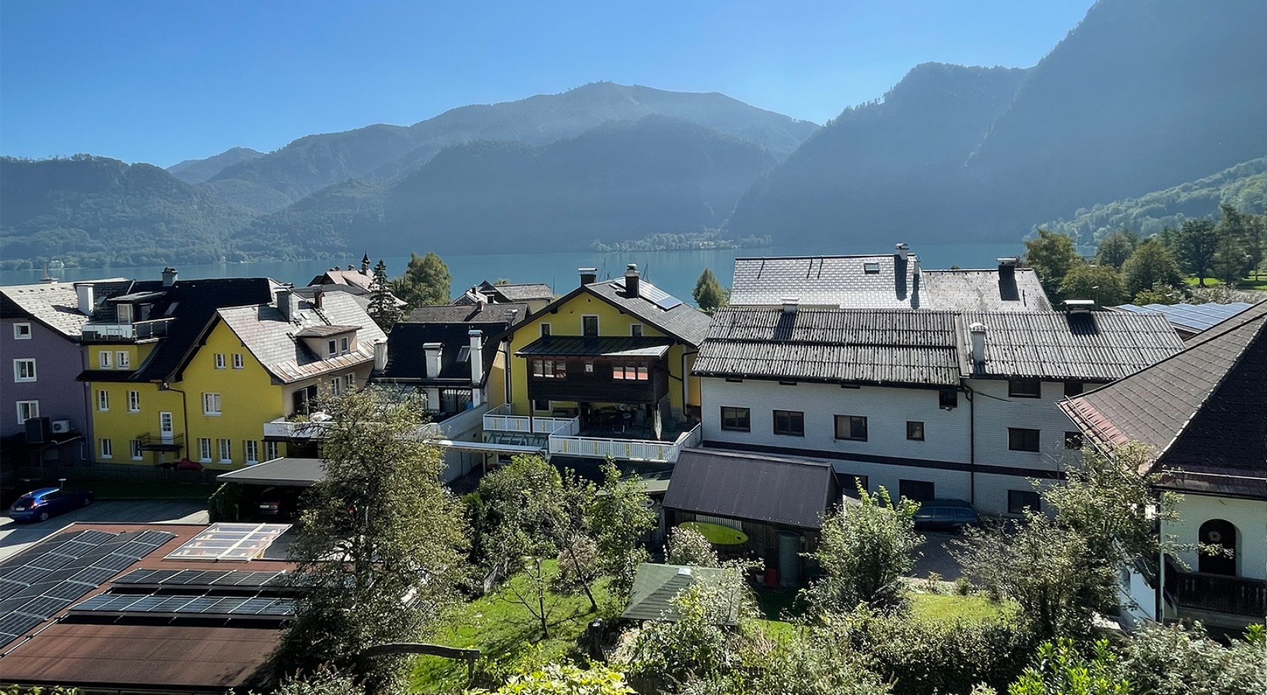 Immobilie in 4866 Unterach am Attersee: Doppelhaushälfte mit 200m² und zauberhaftem Atterseeblick! - bild 1