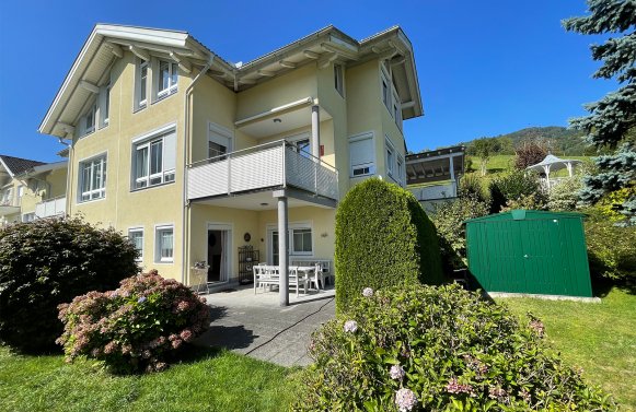 Immobilie in 4866 Unterach am Attersee: Doppelhaushälfte mit 200m² und zauberhaftem Atterseeblick!