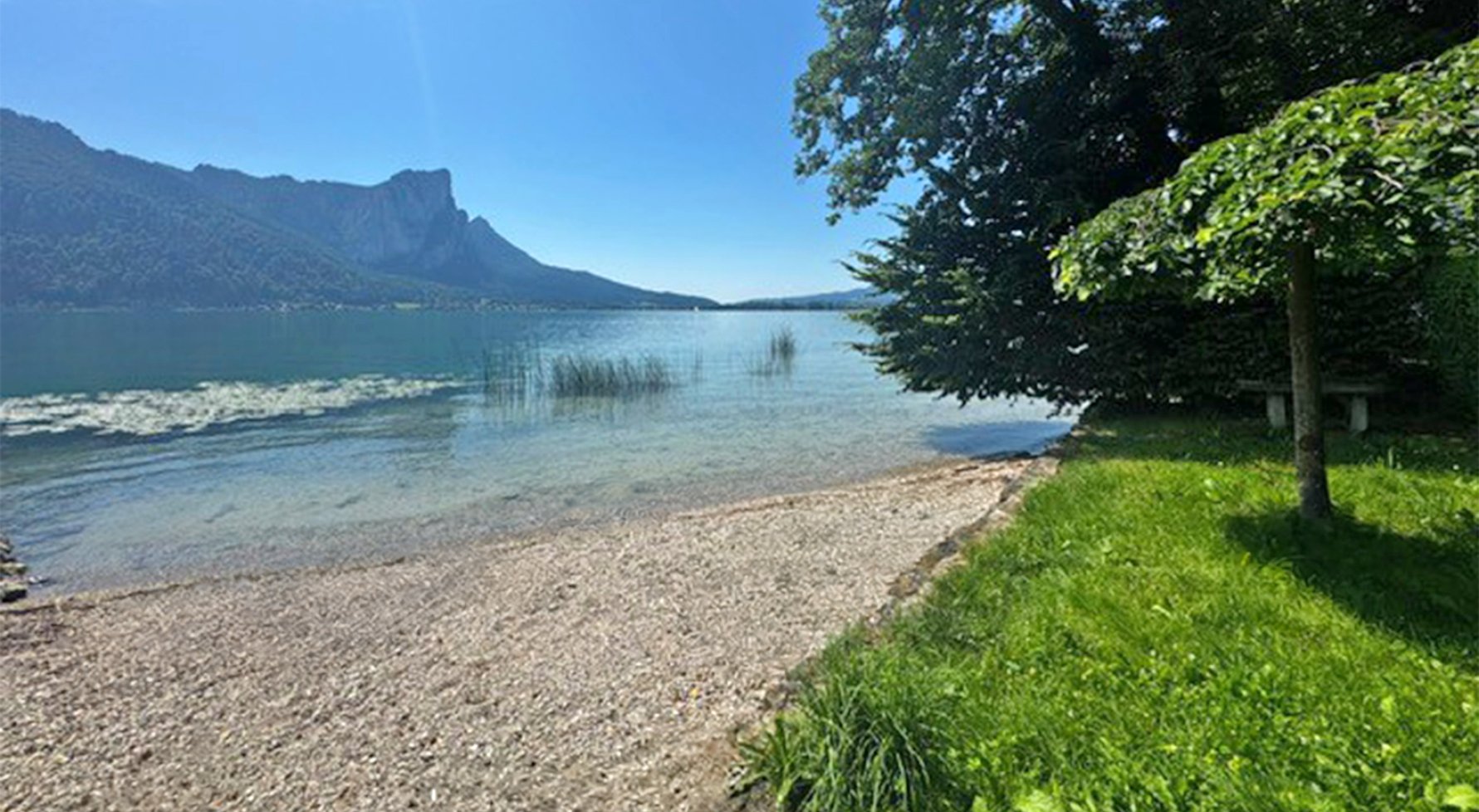 Property in Keine Angabe Salzkammergut: On the sunny side of the Salzkammergut! Lakefront property in a secluded location  - picture 1