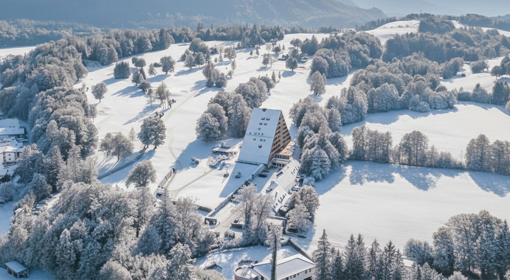 Immobilie in 5360 Salzkammergut - Nähe Bad Ischl: Landhaus im Bungalow-Stil direkt am Golfplatz - Lebensqualität im Salzkammergut - bild 1