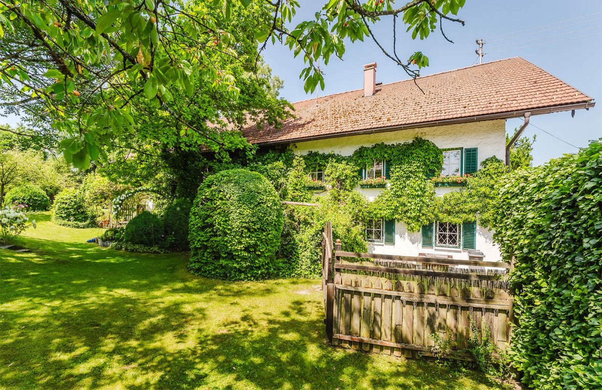 Nemovitosti v 4880 Salzkammergut - Attersee - St. Georgen im Attergau: Salzkammergut chic! Okouzlující statek u jezera Attersee - obrázek 1