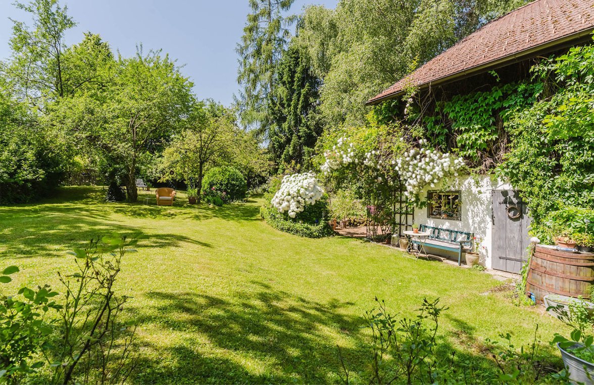 Property in 4880 Salzkammergut - Attersee - St. Georgen im Attergau: Salzkammergut chic! Charming farmhouse near Lake Attersee - picture 1