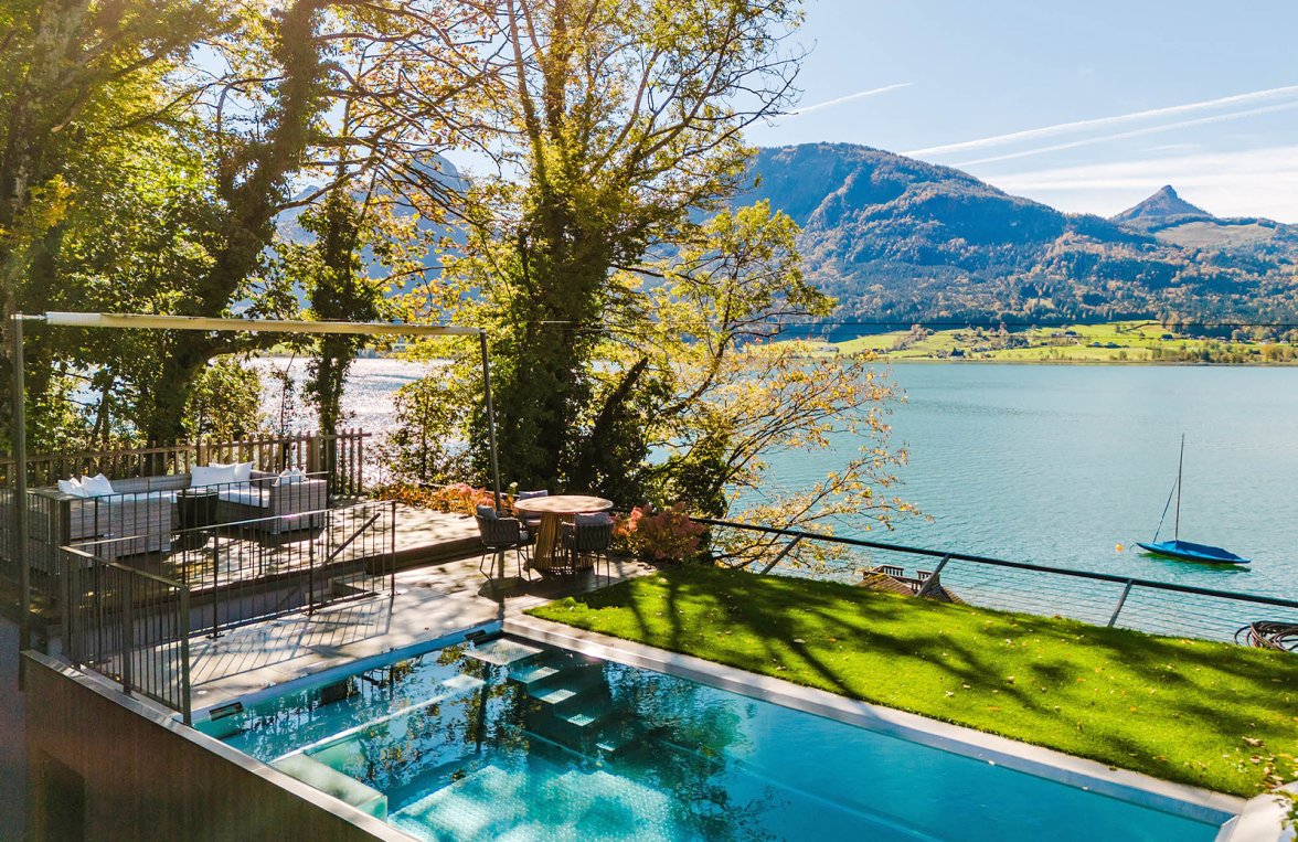 Immobilie in 5360 Salzkammergut - Wolfgangsee - St. Wolfgang : LOGENPLATZ IN ERSTER SEEREIHE! Luxusmaisonette mit Pool und Boje am Wolfgangsee - bild 2