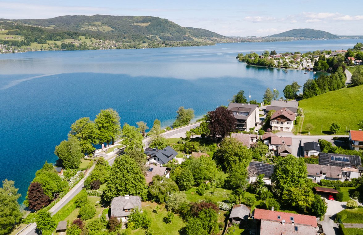 Immobilie in 4853 Salzkammergut - Steinbach am Attersee: Leben, wo andere Urlaub machen! Grundstück am zauberhaften Attersee - bild 1
