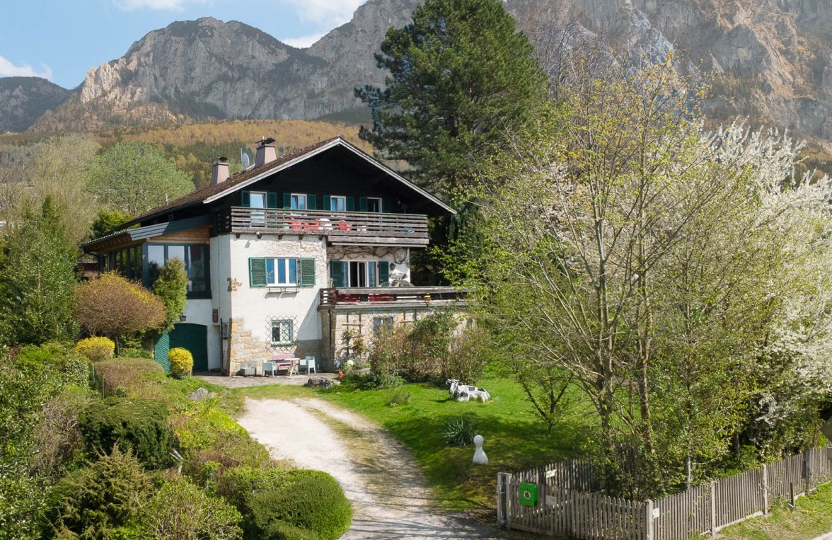 Immobilie in 4853 Salzkammergut - Steinbach am Attersee: Lebensgefühl Attersee! Wohnhaus mit eigenem Badeplatz, Steg und Bootshaus - bild 3