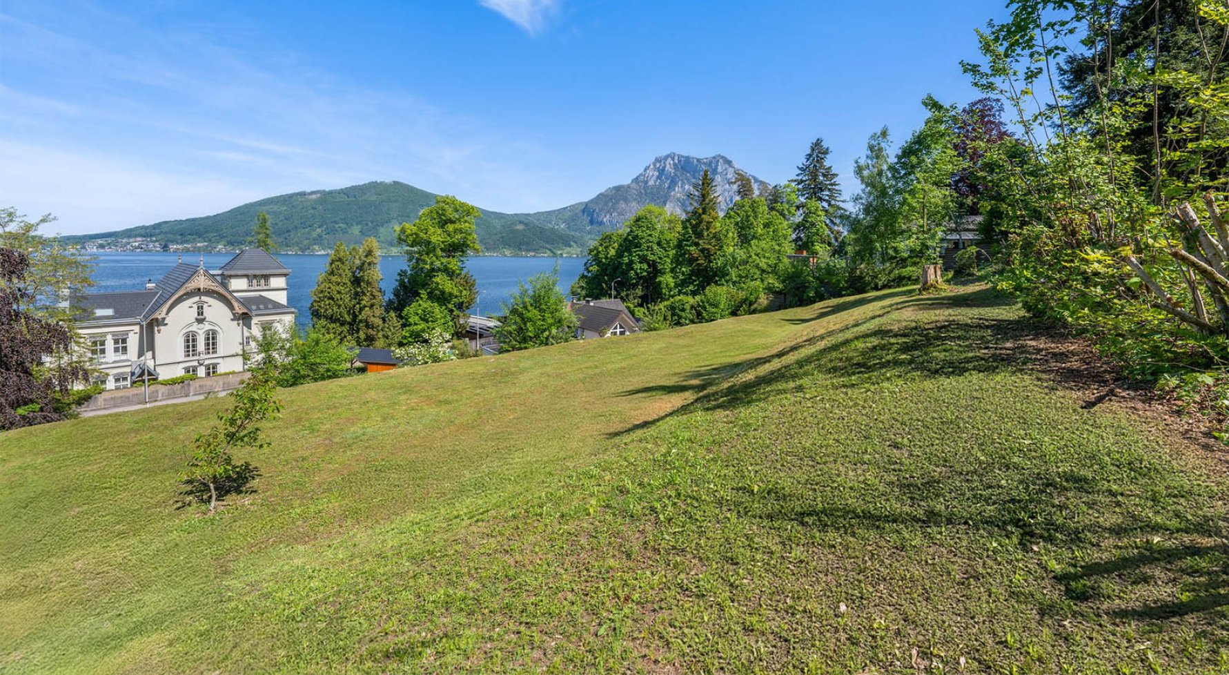 Immobilie in 4813 Salzkammergut - Altmünster am Traunsee: Ein Juwel am Traunsee – Panoramagrundstück in Bestlage - bild 1