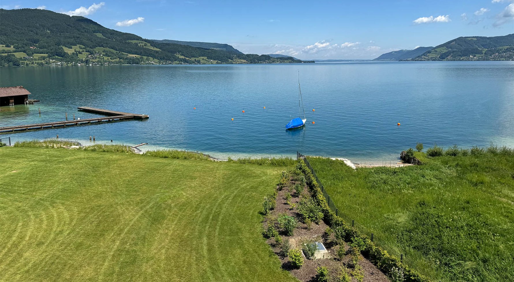 Property in 4854 Salzkammergut - Unterburgau am Attersee: Longing for Lake Attersee? 4-room apartment with lake access and sunbathing lawn - picture 1