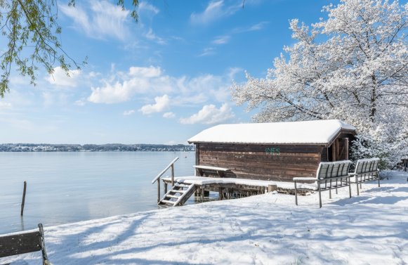 Property in 4852  Salzkammergut - Weyregg am Attersee: Unique opportunity! Waterfront property with boathouse on beautiful Lake Attersee