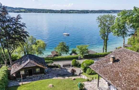 Immobilie in 4852  Salzkammergut - Weyregg am Attersee: Einmalige Gelegenheit! Seeliegenschaft mit Bootshaus am wunderschönen Attersee