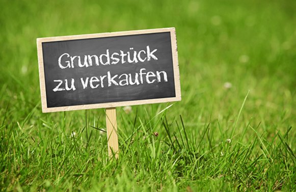 Property in 5340 Salzkammergut - Wolfgangsee - St. Gilgen: Panoramic location on Wolfgangsee with approved conversion & expansion plans