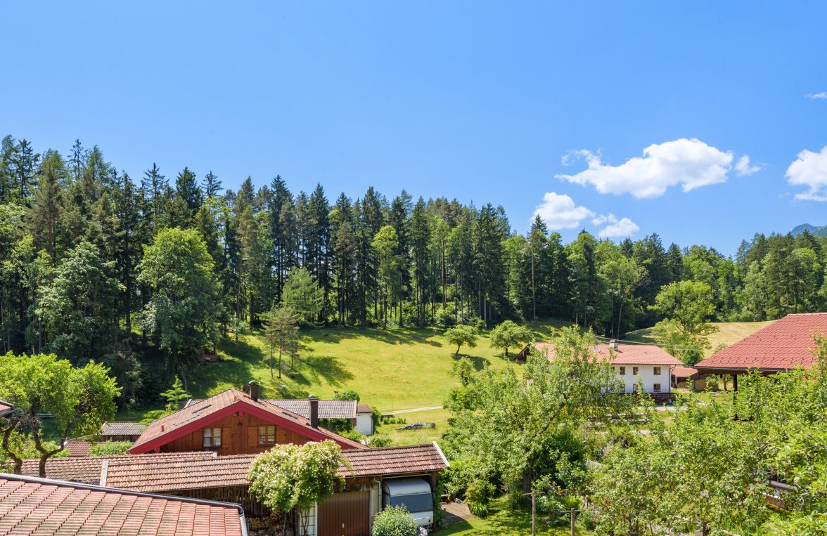 Immobilie in 83259 Bayern - Schleching: Gästehaus mit großem Gastgarten und Betreiberwohnung - neu renoviert! - bild 8