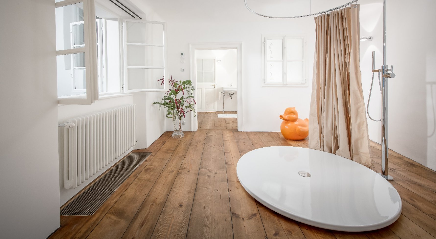 Property in 1010 Wien, 1. Bezirk: Historic baroque house! 17 luxury rooms including SPA newly composed - picture 1