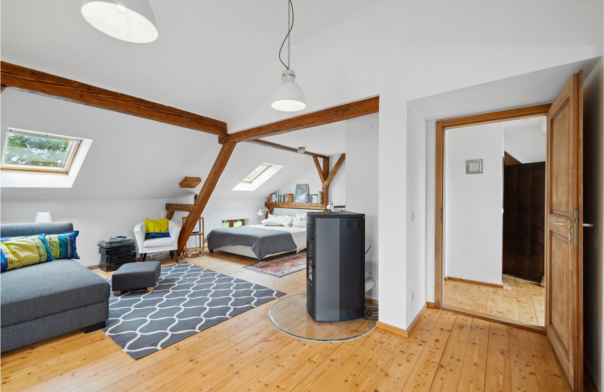 Property in 83370 Bayern - Seebruck: Charming Farmhouse surrounded by mature orchard with expansion potential! - picture 2