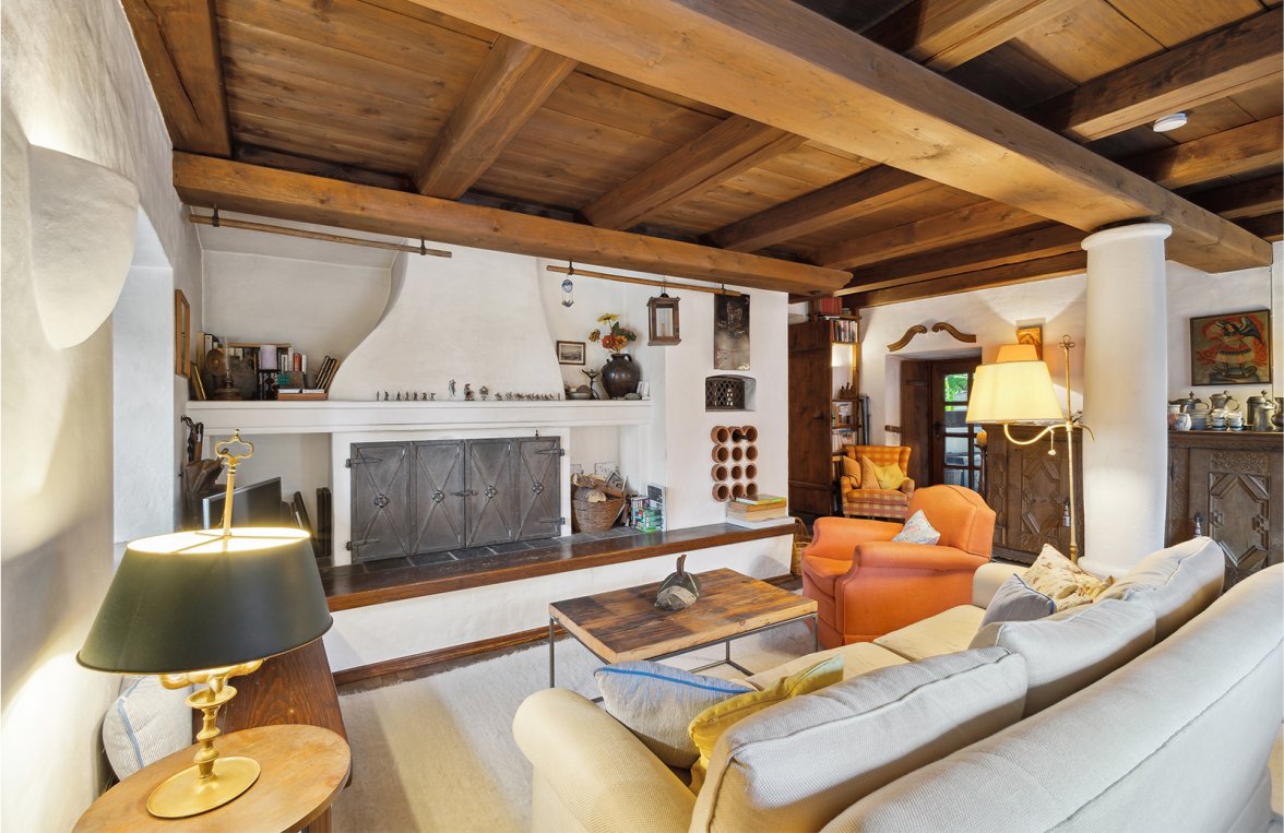 Property in 83370 Bayern - Seebruck: Charming Farmhouse surrounded by mature orchard with expansion potential! - picture 3