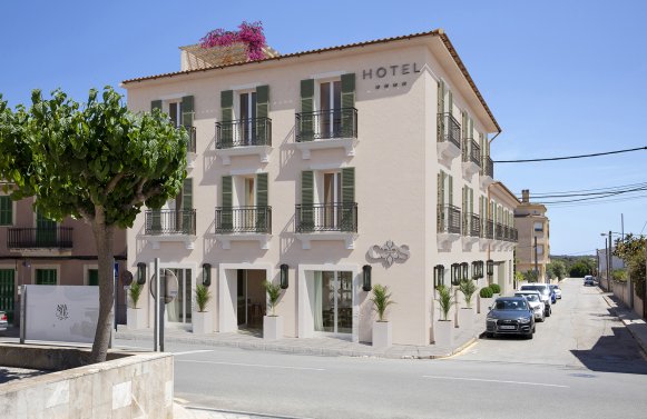 Property in 07640 Spanien - Ses Salines: Project for a 4-star boutique hotel in the centre of Ses Salines