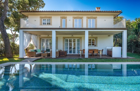 Property in 07181  Mallorca - Costa d'en Blanes: Elegant villa with pool in Costa D'en Blanes