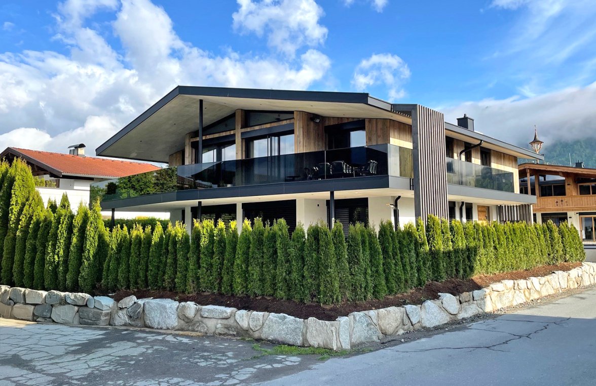 Nemovitosti v 6380 Tirol - Kitzbüheler Alpen - St. Johann in Tirol: Exkluzivní zahradní vila s výhledem na bazén a roh! - obrázek 1