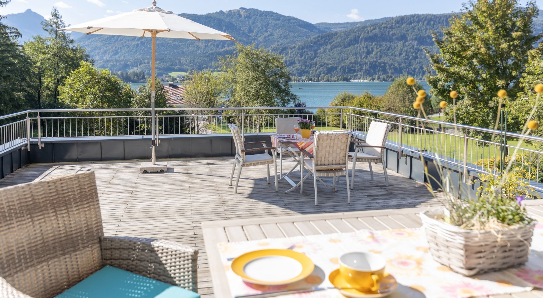 Property in 5360 Wolfgangsee - Salzkammergut: Favourite place! Estate with private bathing ground in Ried on Lake Wolfgangsee - picture 1