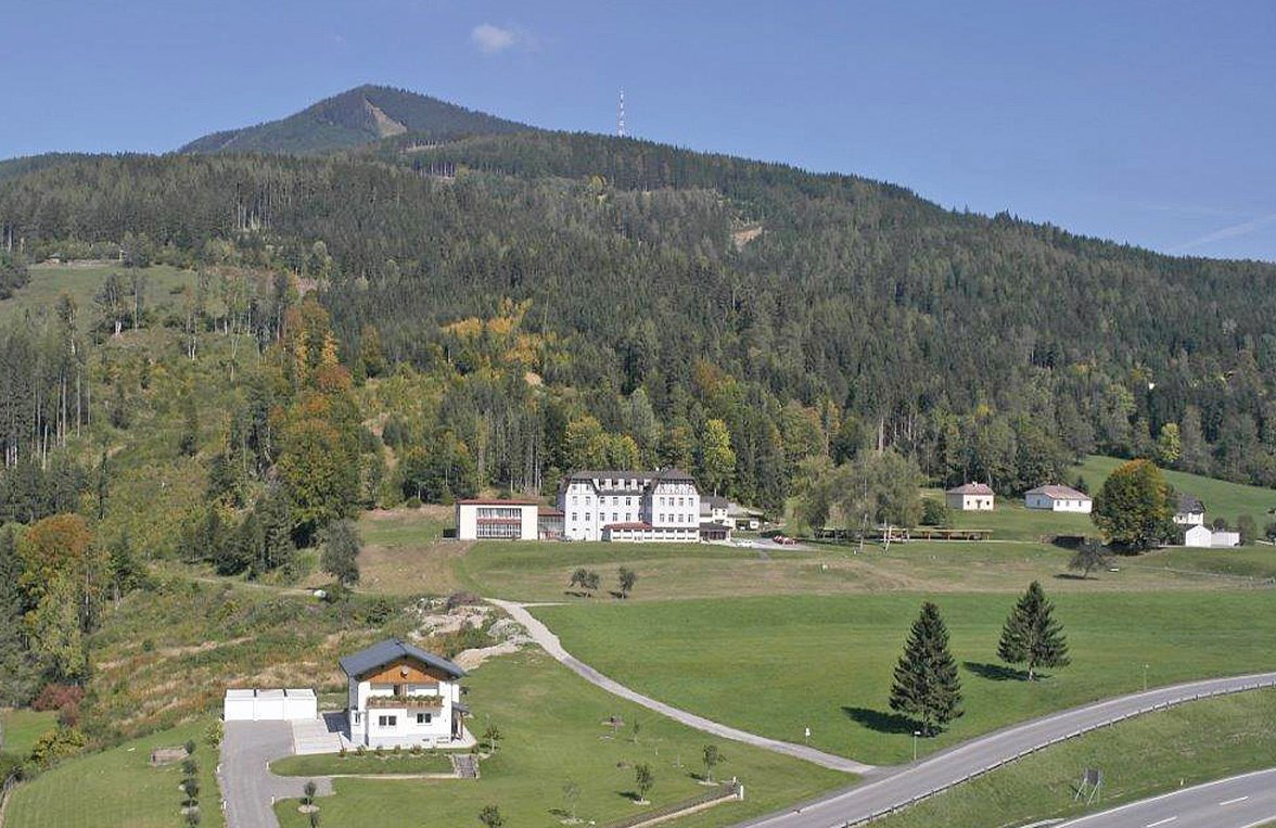 Immobilie in 8623 Steiermark - Aflenz Kurort: Exklusives Entwicklungsareal mit Bestand&Projektstudie im grünen Herz Österreichs - bild 1