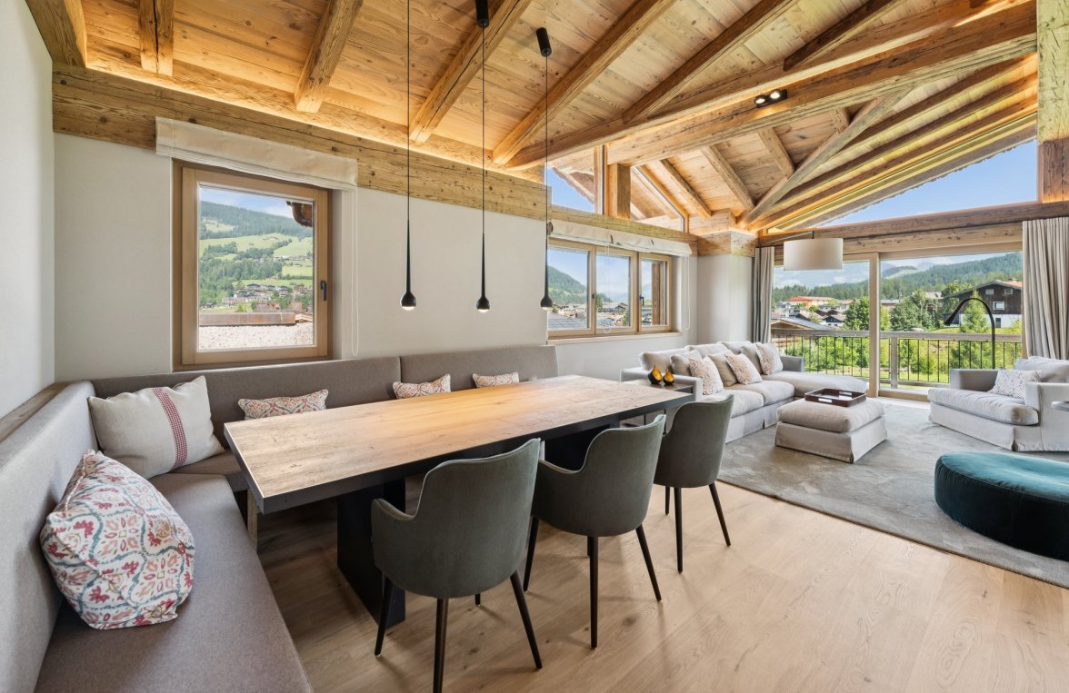 Nemovitosti v 6365 Tirol - Kitzbüheler Alpen - Kirchberg in Tirol: Ústup s vysoce kvalitním šikem! Mezonetový byt v Kitzbühelských Alpách - obrázek 2