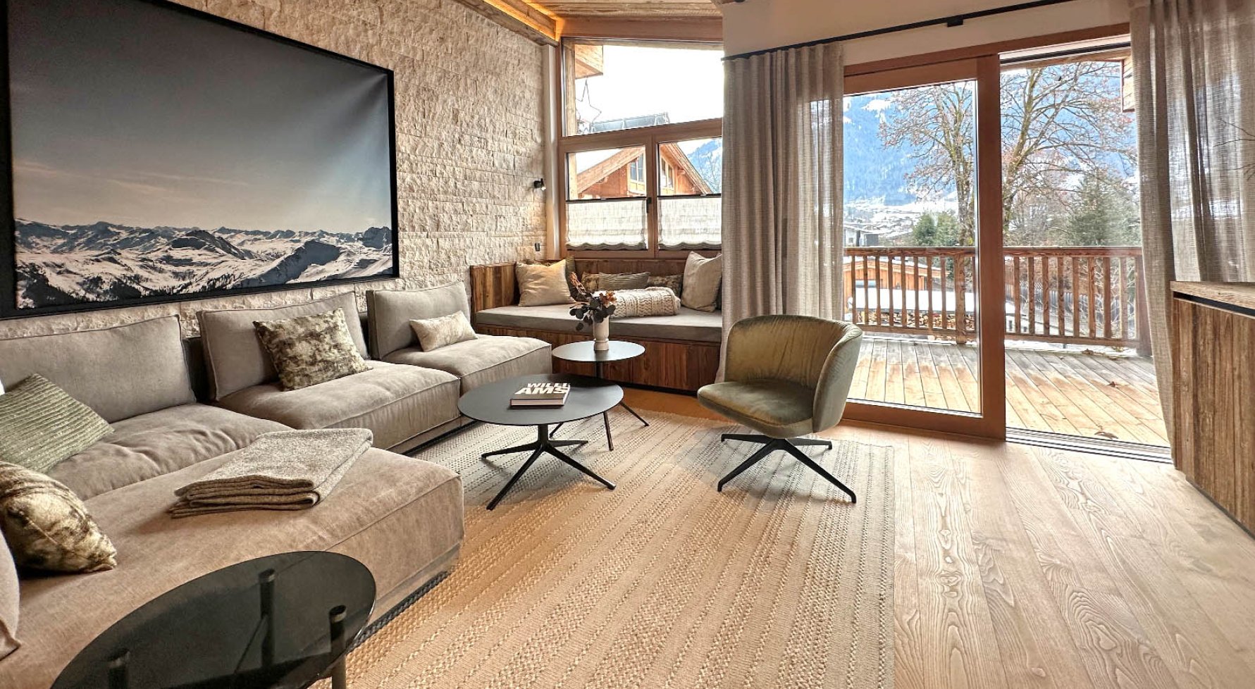 Immobilie in 6370 Tirol - Kitzbühel: Koffer packen & einziehen! Möblierte Doppelhaushälfte im Chalet-Stil in Bestlage - bild 1
