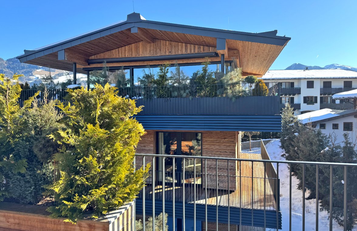 Immobilie in 6370 Tirol - Kitzbühel: Wohnen, wo Legenden residieren! Ein Chalet der Extraklasse in der 