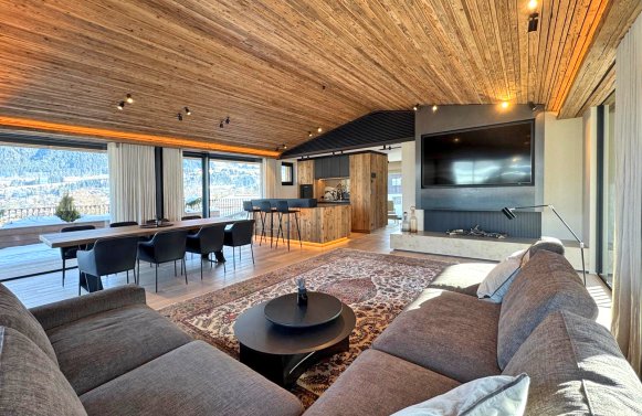 Immobilie in 6370 Tirol - Kitzbühel: Wohnen, wo Legenden residieren! Ein Chalet der Extraklasse in der Gamsstadt