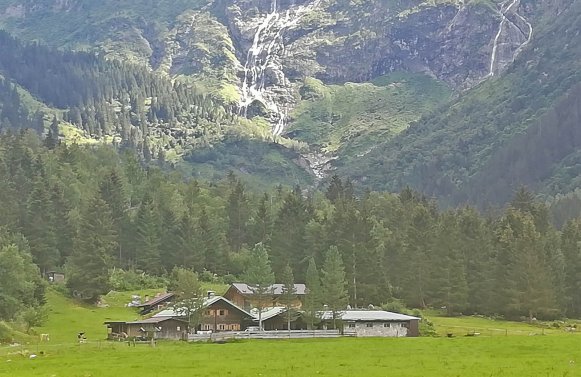 Property in 6295 Tirol - Zillertal - Mayrhofen: 215 hectares of private hunting grounds with agriculture in the picturesque Ziller