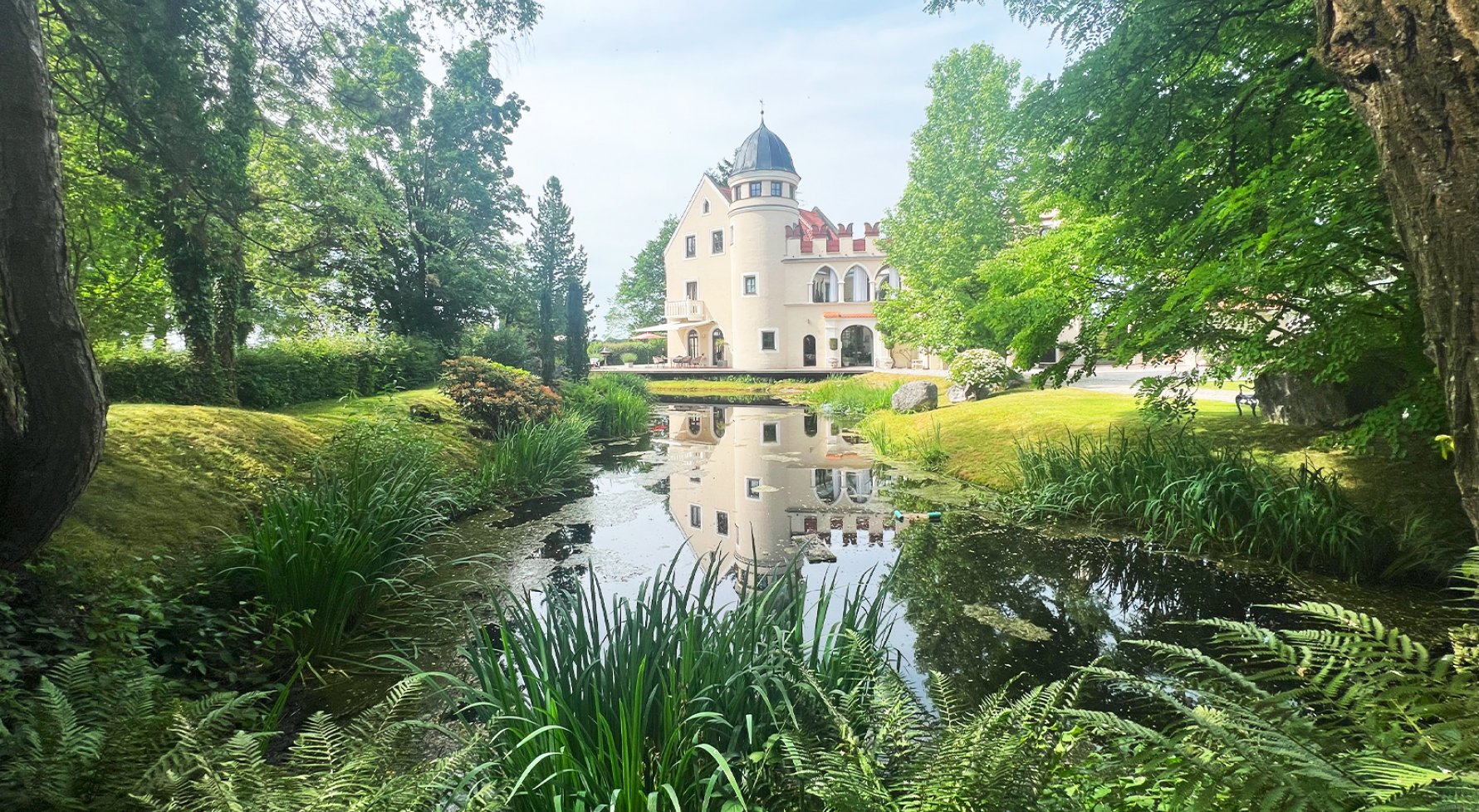 Immobilie in 5123 Nähe Burghausen: SCHLOSSHERR MÜSSTE MAN SEIN! Schlösschen in atemberaubender Lage - bild 1