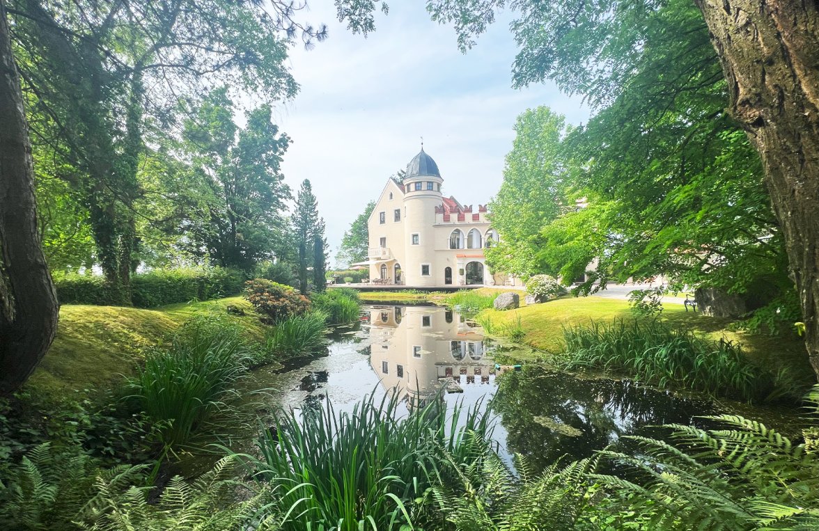 Nemovitosti v 5123 Nähe Burghausen: Velká opera! Zámek s výhledem na Burghausen - jen hodinu cesty z Mnichova - obrázek 1