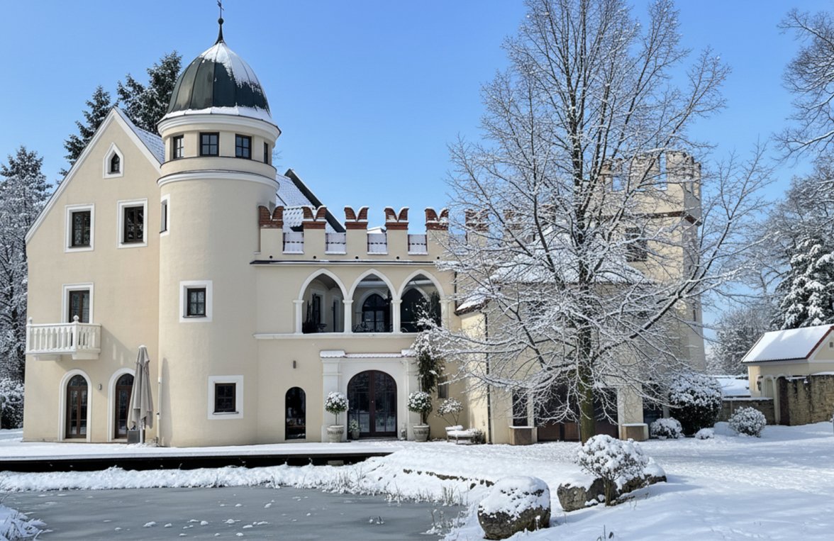 Immobilie in 5123 Nähe Burghausen: Große Oper! Schloss mit Blick auf Burghausen - nur 1h von München entfernt - bild 2