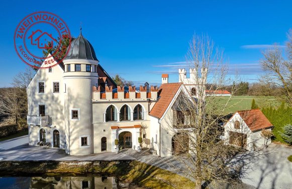 Immobilie in 5123 Nähe Burghausen: Große Oper! Schloss mit Blick auf Burghausen - nur 1h von München entfernt