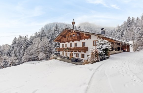 Property in 5091 Salzburg - Unkenberg: A real gem in a unique location! Farmhouse at 900 meters above sea level