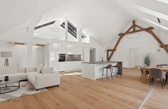 Immobilie in 2500 Niederösterreich - Baden bei Wien: Wahrhaft kaiserlich! Exklusives Penthouse-Design vereint mit historischem Charme