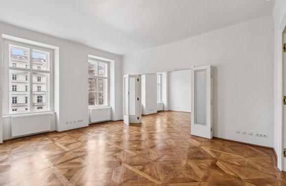 Property in 1010 Wien, 1. Bezirk: 3-room apartment in an old building opposite the State Opera House