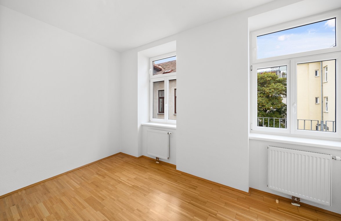 Property in 1170 Wien, 17. Bezirk: 2-room old building flat with balcony - picture 2