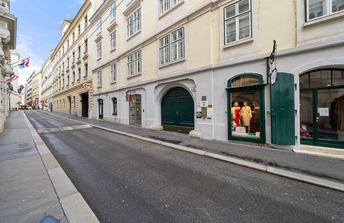 Property in 1010 Wien, 1. Bezirk: Charming 2-room apartment in a period building on Himmelpfortgasse! - picture 2