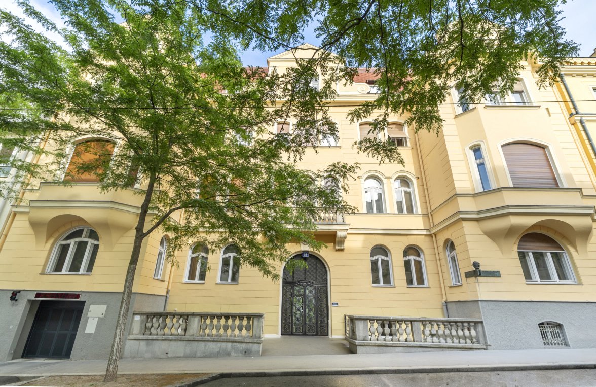 Immobilie in 1130 Wien, 13. Bezirk: Historische Eleganz trifft modernen Wohnluxus! Exklusive Residenz in Wien-Hietzing - bild 1