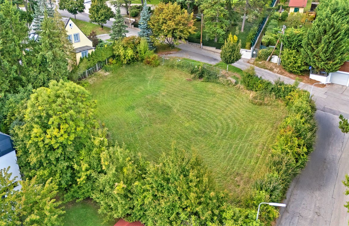 Property in 1130 Wien, 13. Bezirk: Green living with potential! Spacious plot in sought-after Hietzing location - picture 3