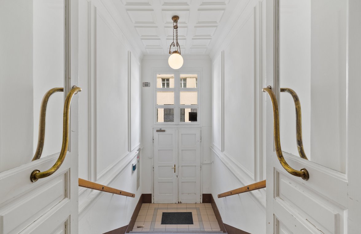 Property in 1180 Wien, 18. Bezirk: Design icon in an old building! High-end living in the 18th district - picture 2