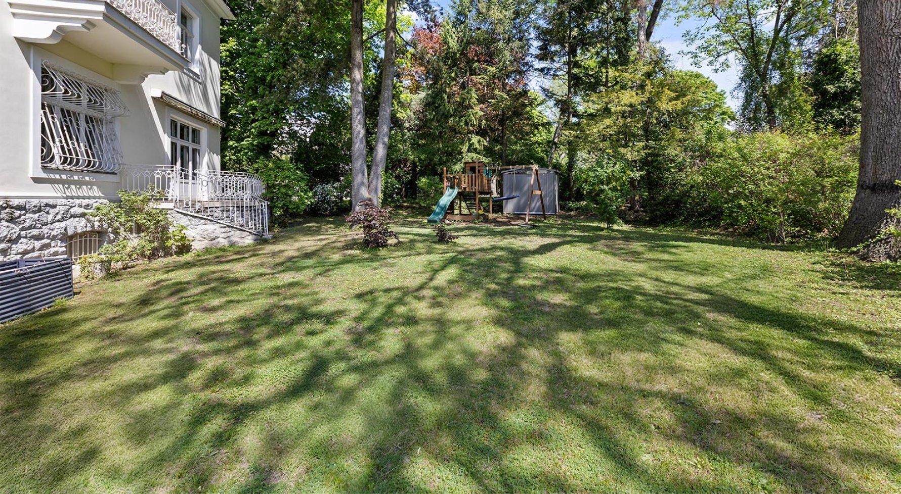 Property in 1180 Wien, 18. Bezirk : Turn-of-the-century villa in a prime location in the cottage district 1180 - picture 1