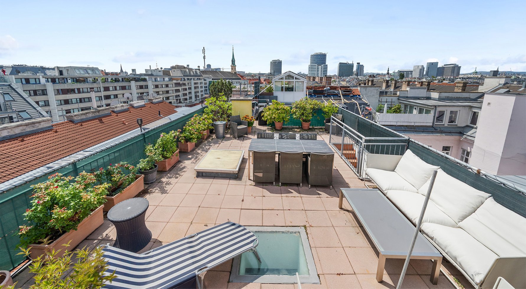 Immobilie in 1020  Wien, 2. Bezirk: Wiener Skyline-Blick!  Großzügige Dachterrassenwohnung, Nähe Nestroyplatz - bild 1