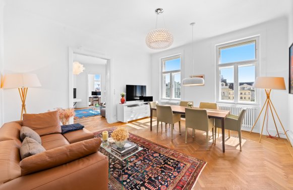 Property in 1060 Wien, 6. Bezirk: Renovated period flat directly at the popular Naschmarkt!
