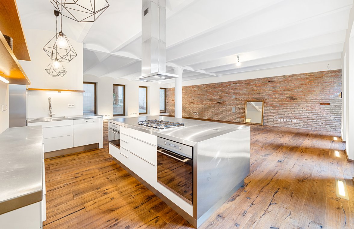 Property in 1070 Wien - 7. Bezirk: Investment building in a desirable city location of Vienna - picture 2