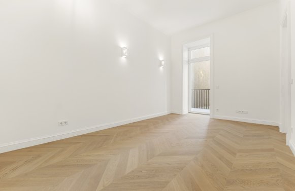 Immobilie in 1090 Wien, 9. Bezirk: Klassische Altbauarchitektur mit Balkon in Toplage des 9. Bezirks!