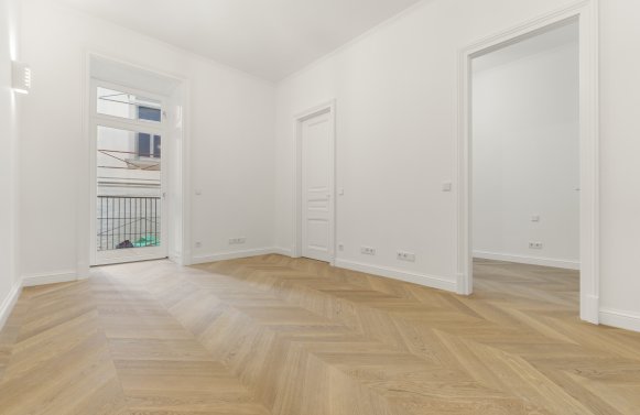 Immobilie in 1090 Wien, 9. Bezirk: Historischer Charme mit privater Terrasse – Stilaltbau im Servitenviertel