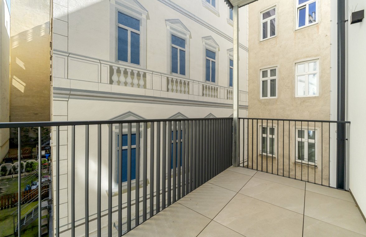 Immobilie in 1090 Wien, 9. Bezirk: Klassische Altbauarchitektur mit Balkon in Toplage des 9. Bezirks! - bild 4