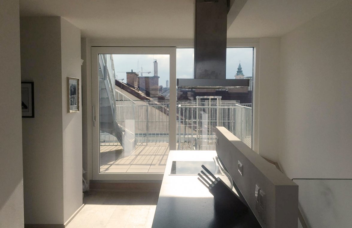 Immobilie in 1070 Wien, 7. Bezirk: Über den Dächern Wiens! Lichtdurchflutete Terrassenwohnung  - bild 3