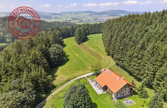 Immobilie in 5202 Salzburg - Neumarkt am Wallersee: Nähe Wallersee! Bauernhaus in absoluter Alleinlage